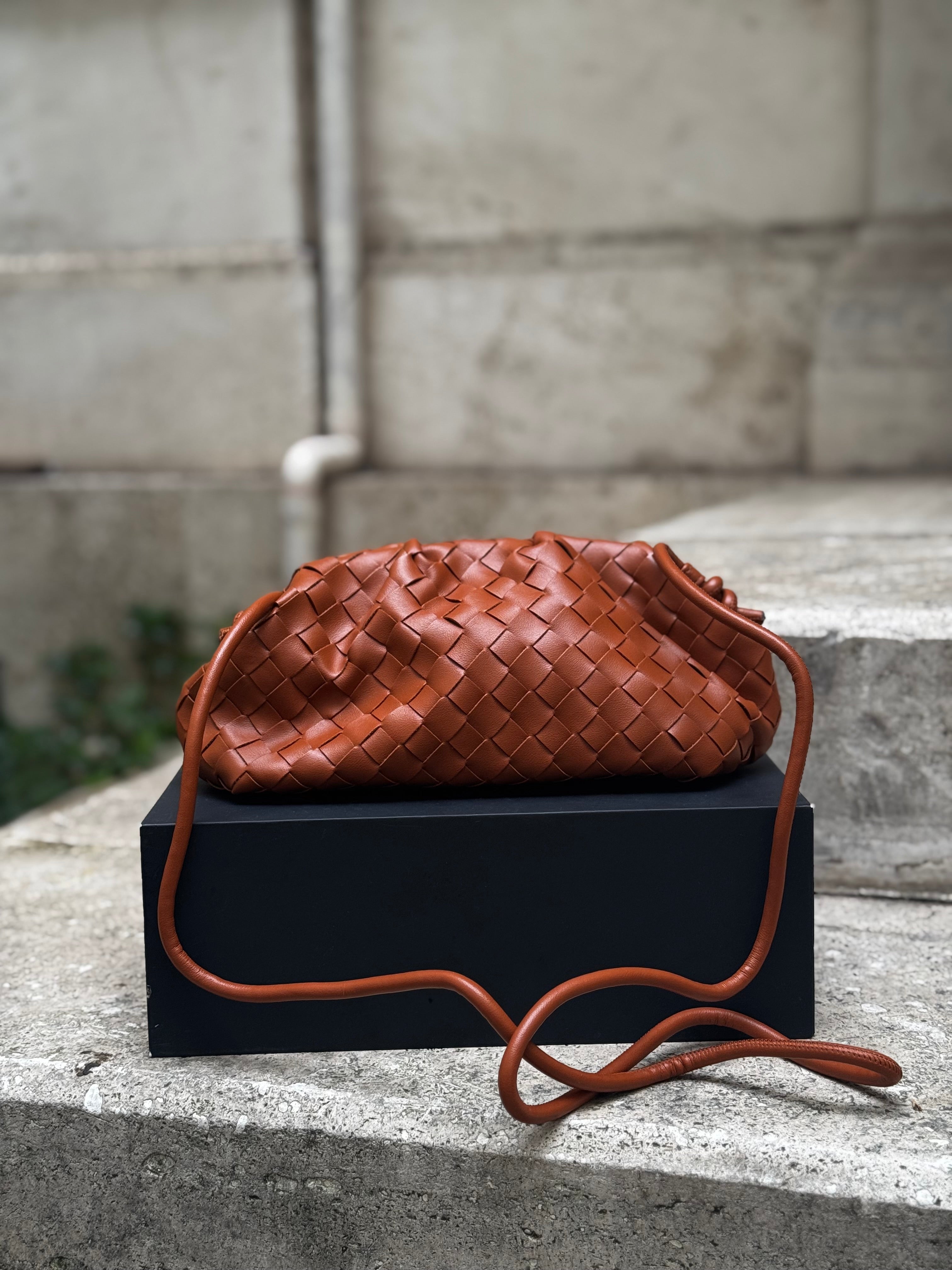 Bottega Camel